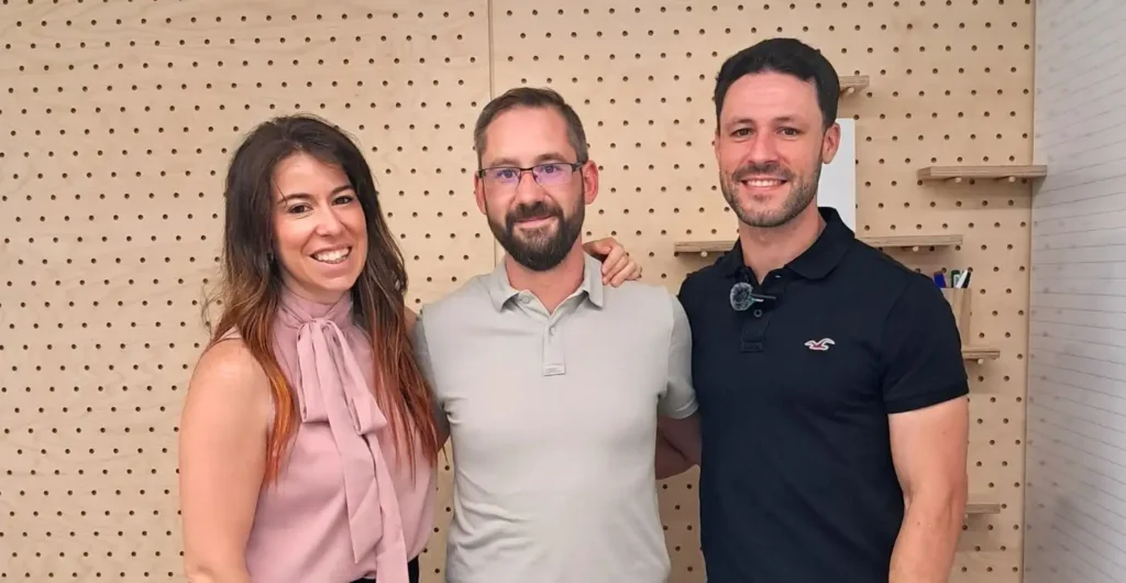 Carolina, David y Beñat, alumnos de Data Analytics de NEOLAND que han desarrollado un proyecto de gran éxito.