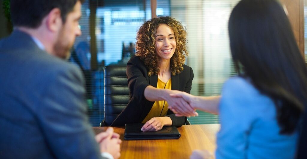 cómo cambiar de trabajo mientras estás empleado